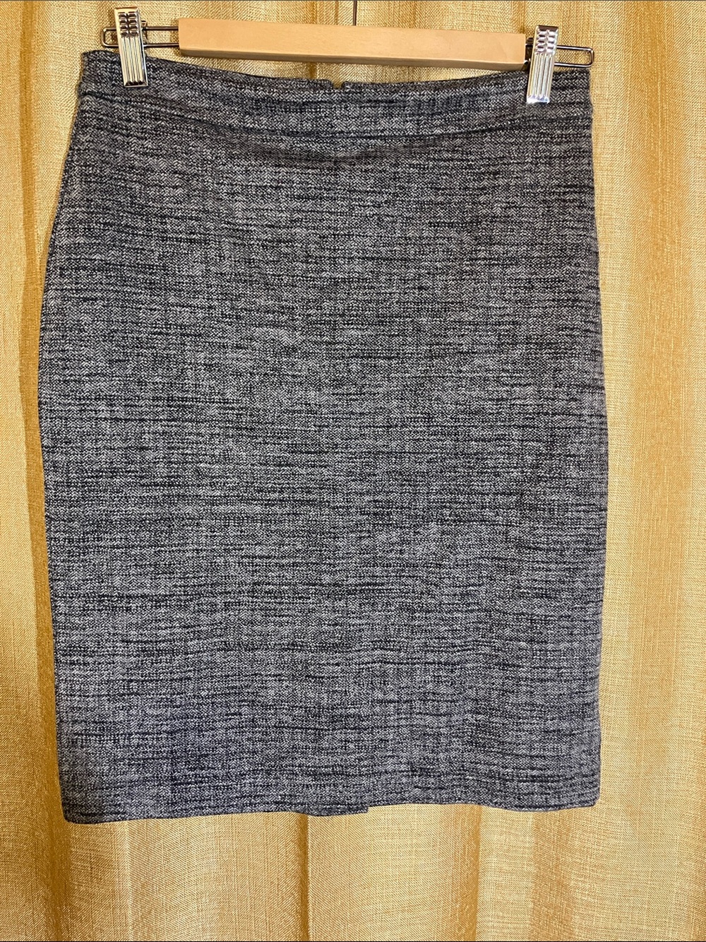 Banana Republic Gray Textured Pencil Skirt